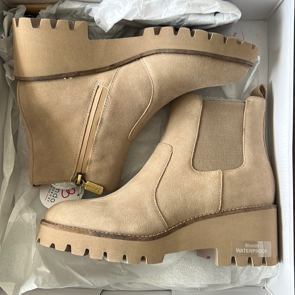 Blondo - waterproof - suede ankle bootie waterproof - rubber sole - size 6.5